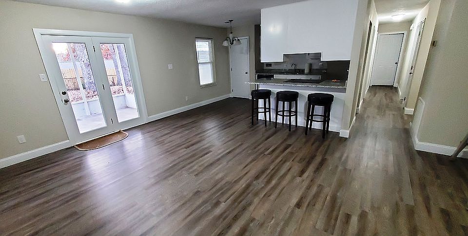 1st image of 7617 Foxglen Blvd