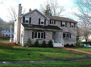 1031 Melville Ave, Fairfield, CT 06432