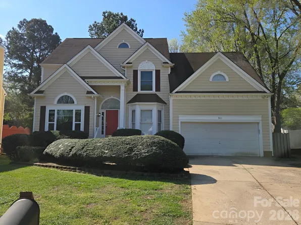9011 Coleshire Ct, Charlotte, NC 28269