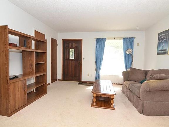 3rd image of 905 Alfred Dr