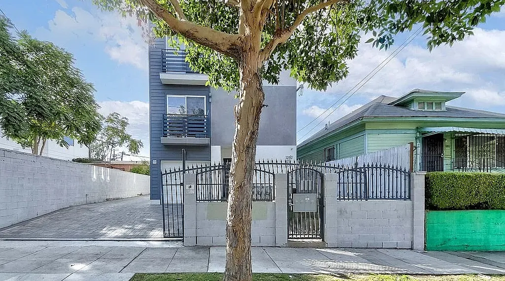 3 bed, 1111 sqft, $3,250 — Photo 1