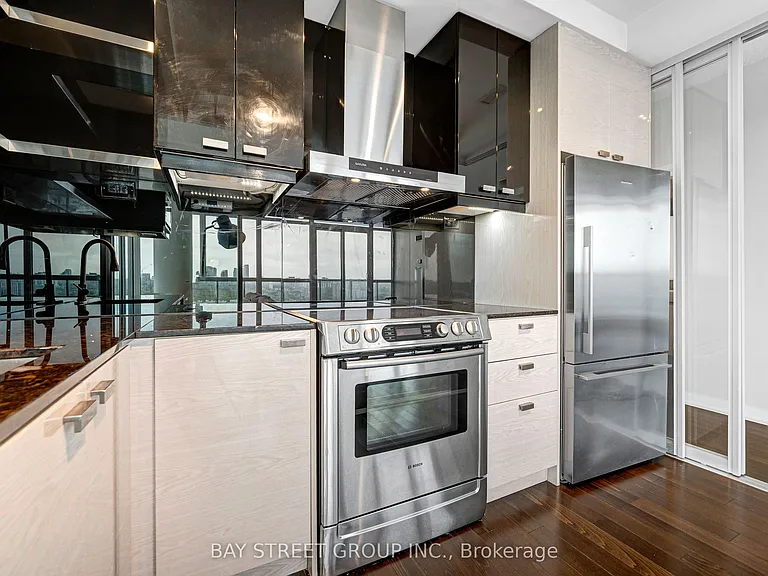 121 McMahon Dr #2708 — Photo 12