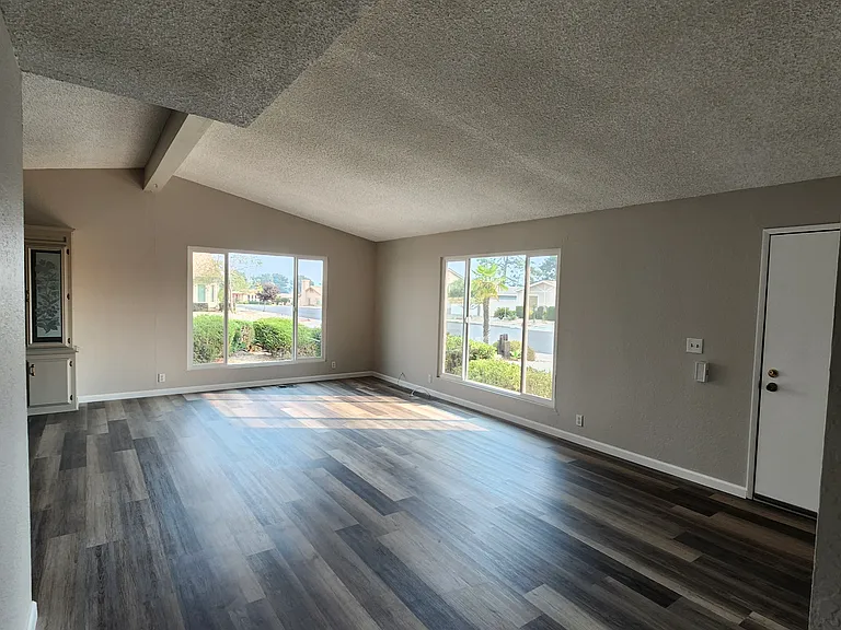 10776 Cherry Hills Dr — Photo 3