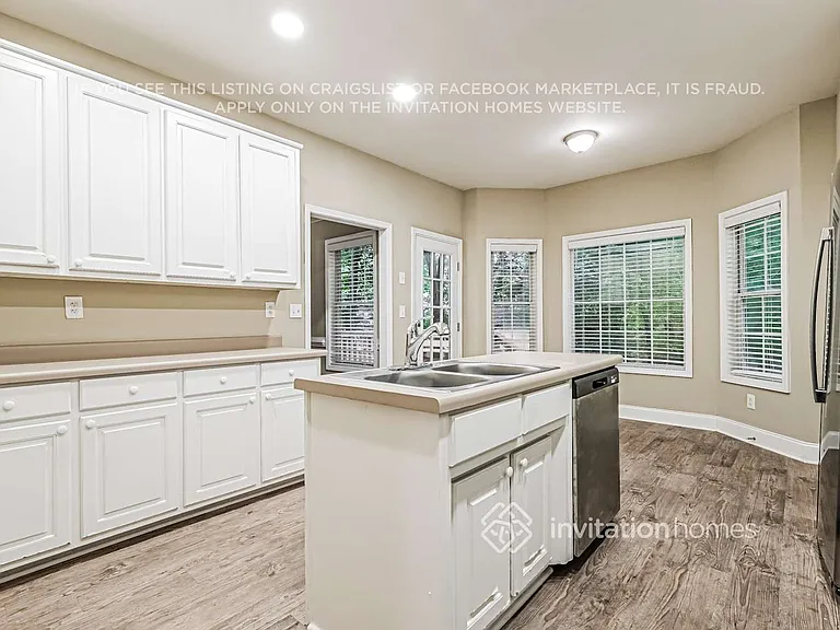 1170 Fountain Glen Dr — Photo 8