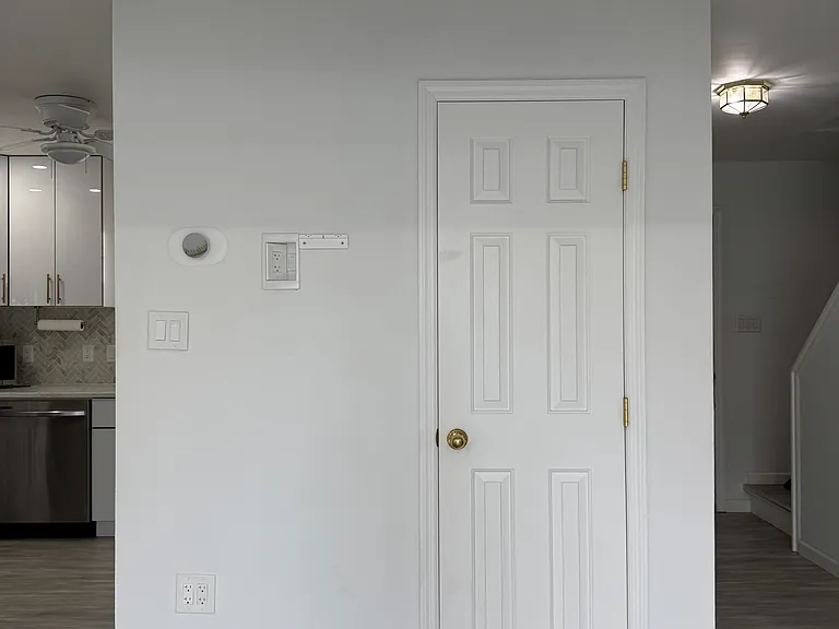 136 W Cedar St #7 — Photo 6