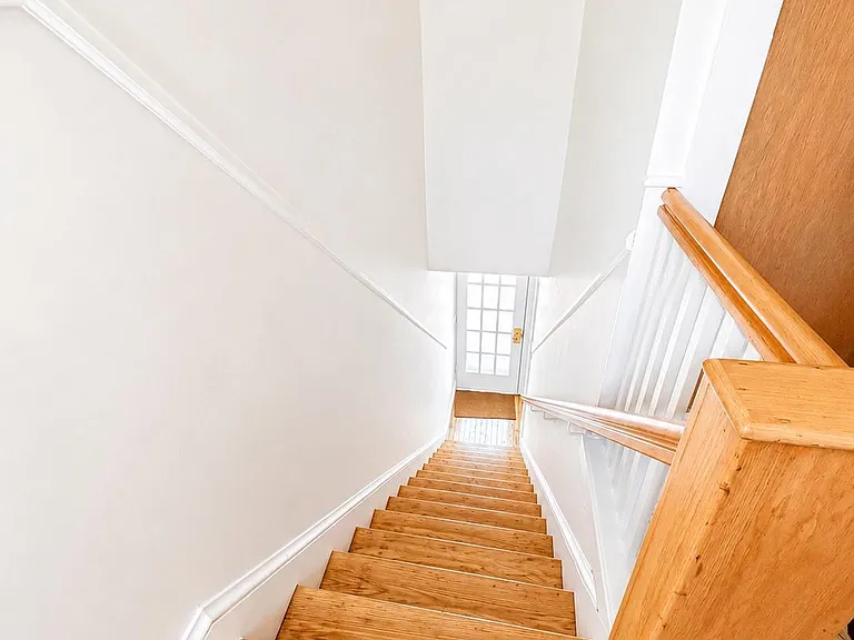 522 E Main St #B — Photo 3