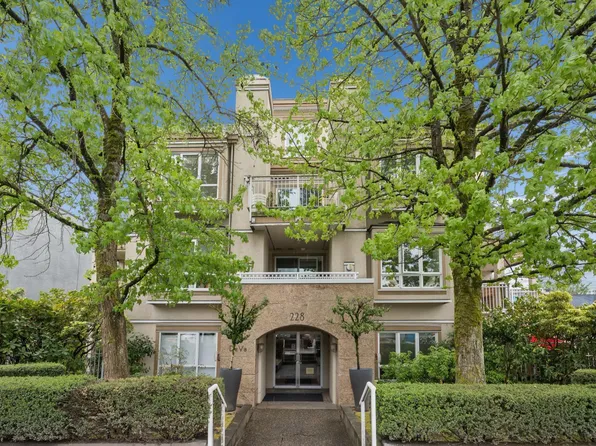 228 E 14th Ave #302, Vancouver, BC V5T 2M6