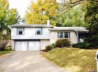 2 River Boat Ct, Saint Peters, MO 63376