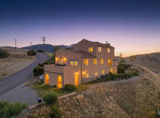 19701 Dovetail Ct, Tehachapi, CA 93561