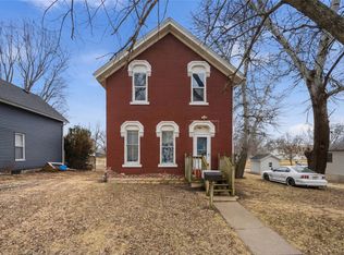 209 W Carroll St, Anamosa, IA 52205
