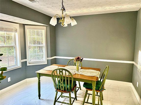 4th image of 3310 Stratton Ln