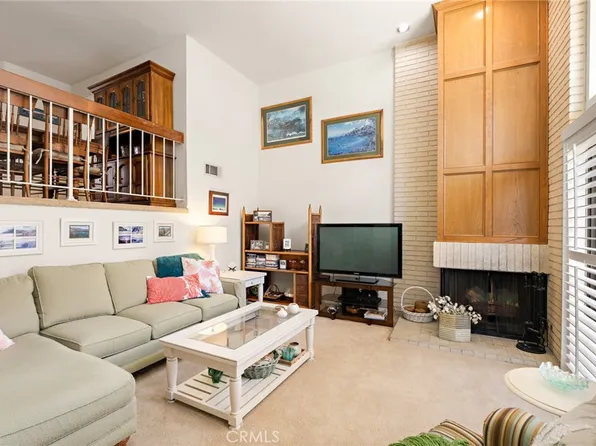 26331 W Plata Ln, Calabasas, CA 91302