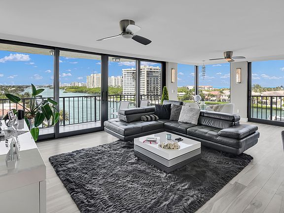 3rd image of 899 Jeffery St #7140