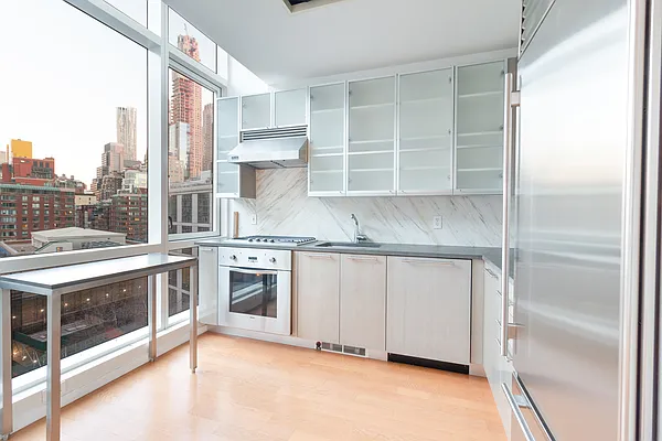 Rented by L Train Capital Inc | media 2