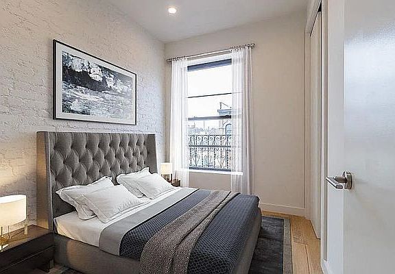 4th image of 244 E 7th St APT 17