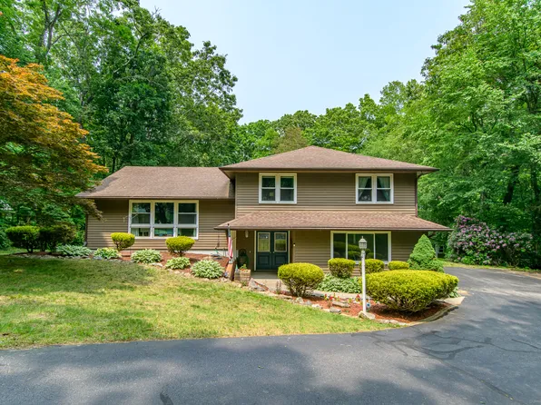 17 Chris Drive, Montville, CT 06382