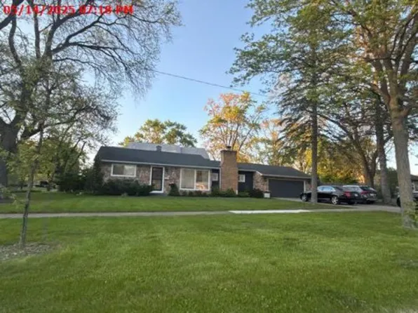 2904 Campbell St, Rolling Meadows, IL 60008