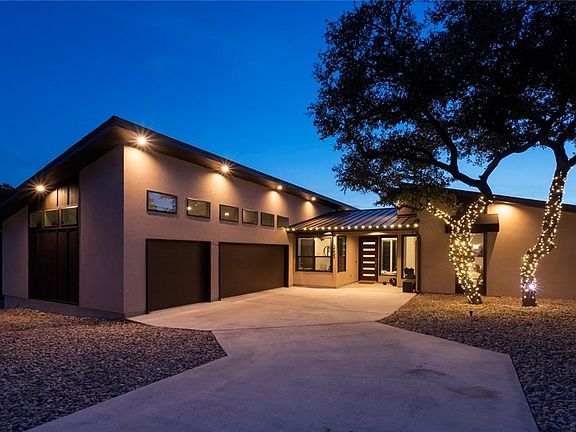 3rd image of 3002 Newton Dr