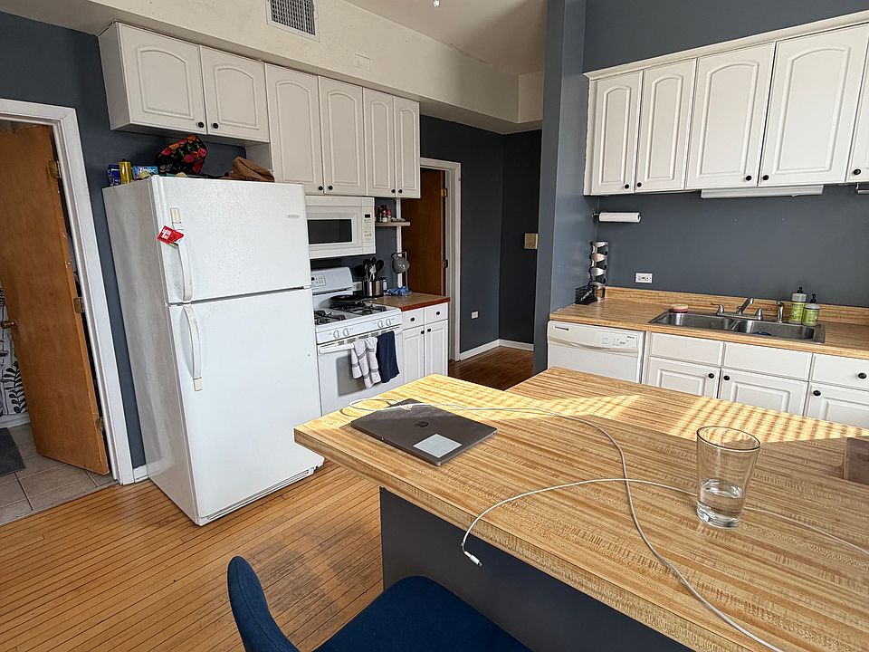 1st image of 1014 N Hermitage Ave APT 2R
