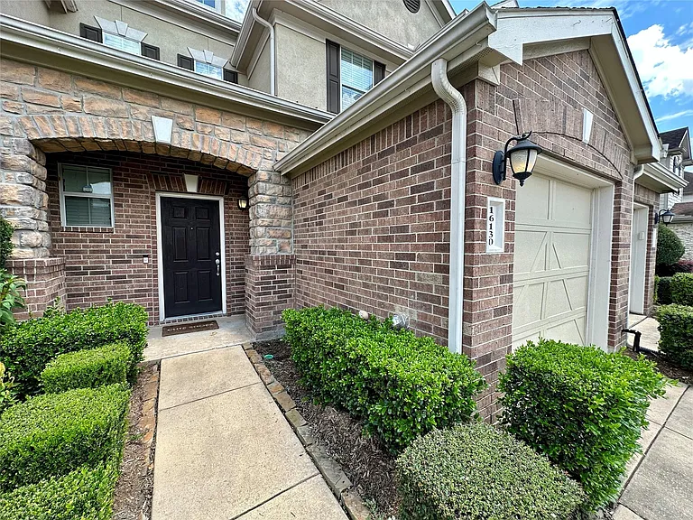 16130 Limestone Lake Dr — Photo 2