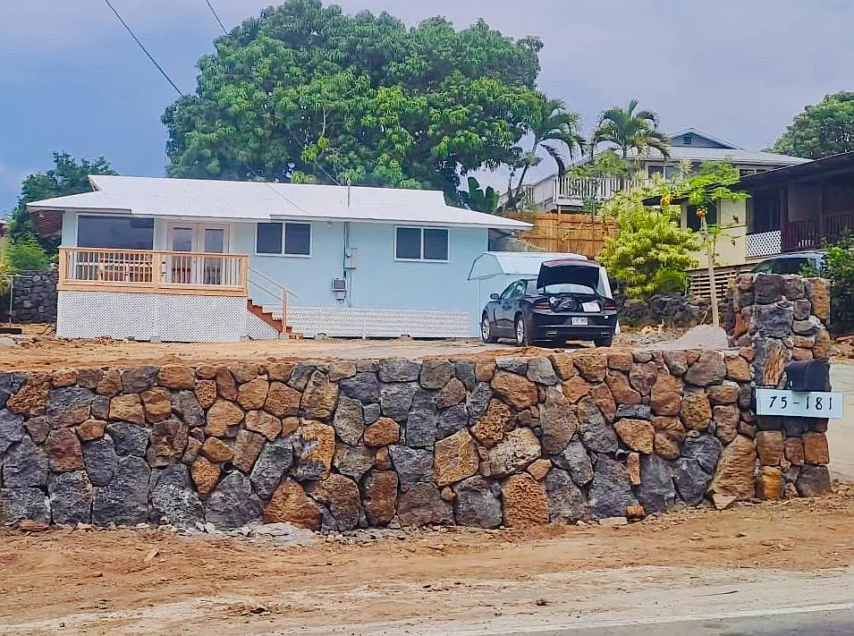 Kalani St