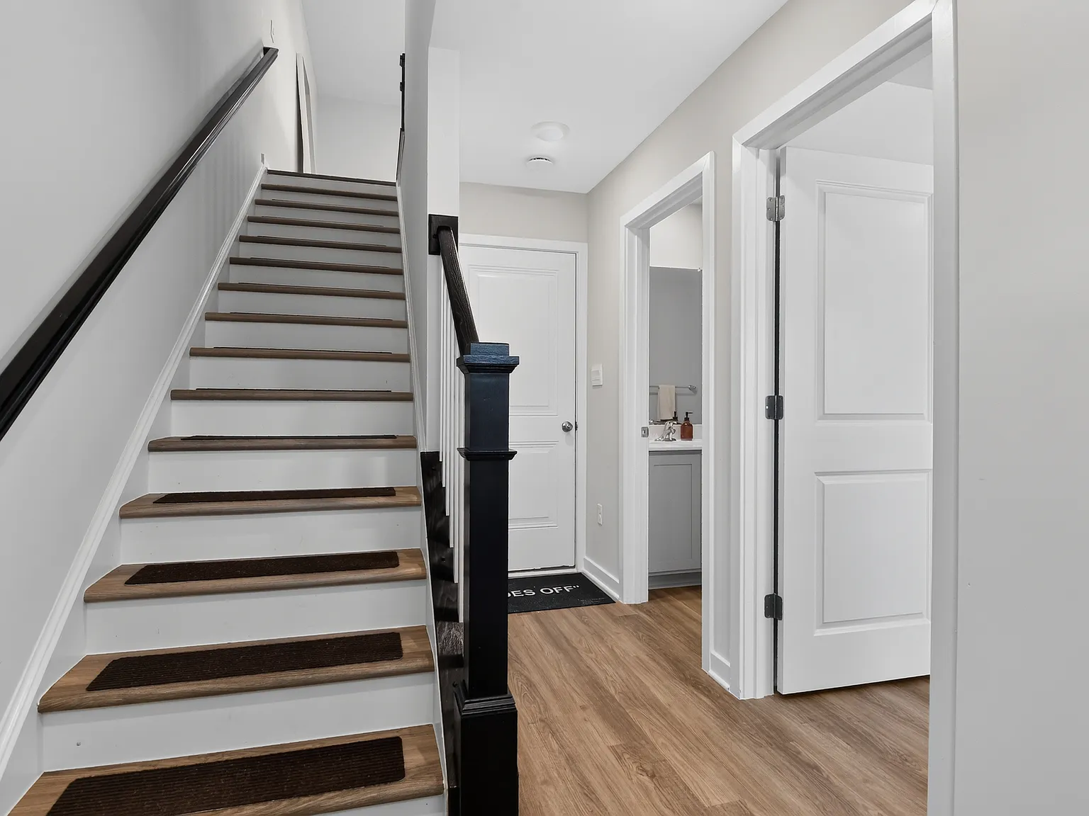 4 bed, 3.5 bath, 1763 sqft, $3,595 — Photo 2