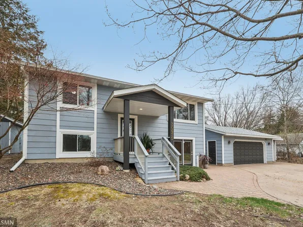 30875 Montclair Dr, Lindstrom, MN 55045