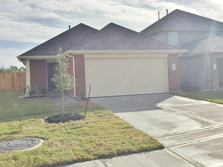 5506 Paiges Way — Photo 1