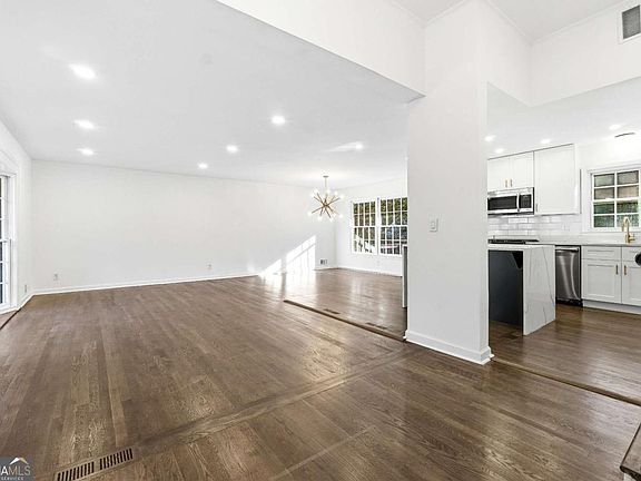 4th image of 2437 Flair Knoll Dr