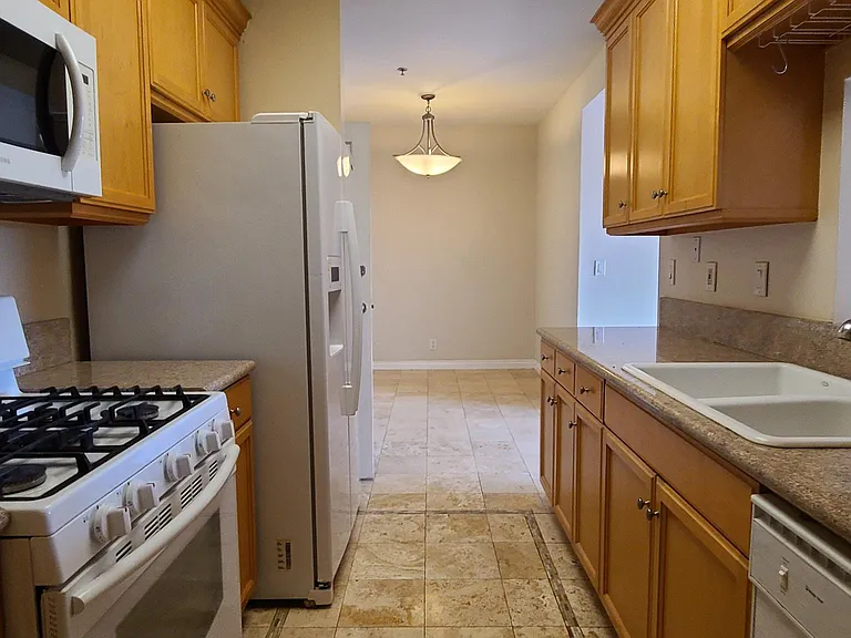 87 S Allen Ave #206 — Photo 8