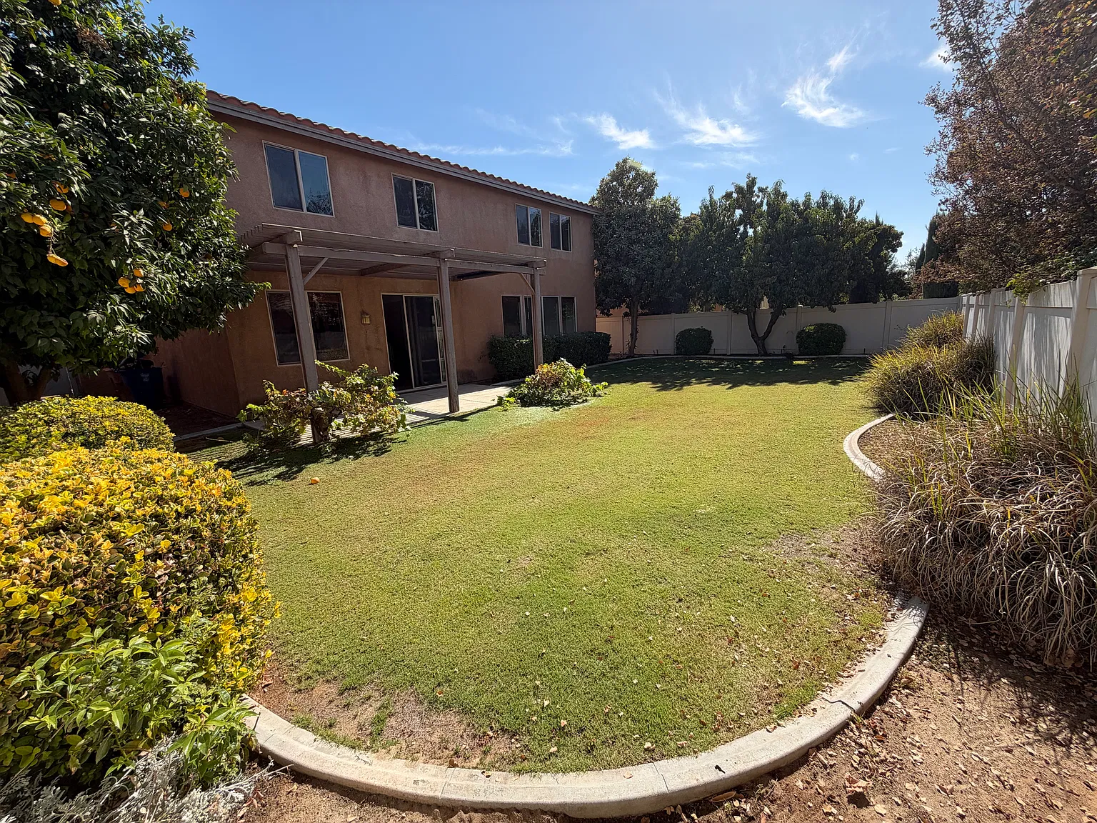 4 bed, 2537 sqft, $3,000 — Photo 2