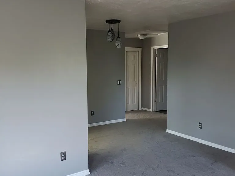 9118 S Scirlein Dr — Photo 10