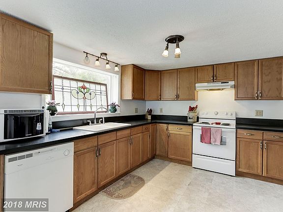 2nd image of 502 Kent Ave