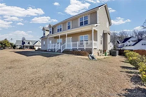 4 bed, 2100 sqft, $2,350 — Photo 3