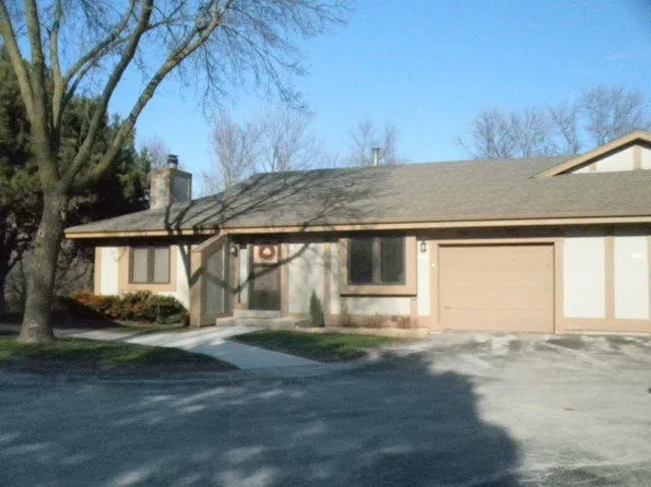 4938 S Imperial Cir #4938, Greenfield, WI 53220