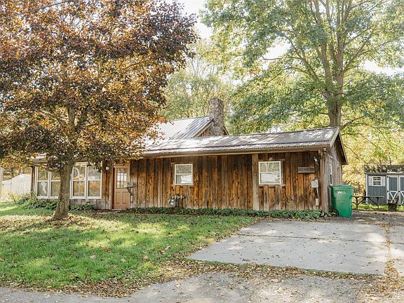 2nd image of 38 Pleasant St