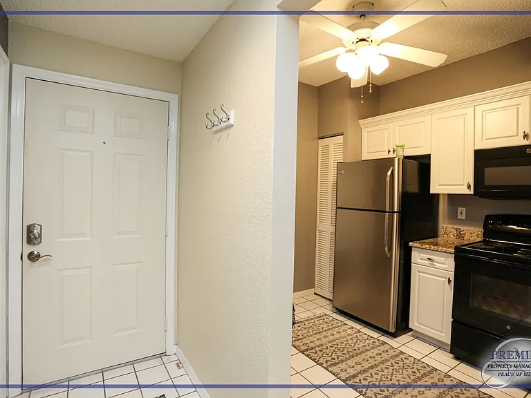 1044 Woodshire Ln #B203 — Photo 12
