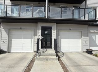 202 Redstone Dr NE, Calgary, AB T3N 0N3
