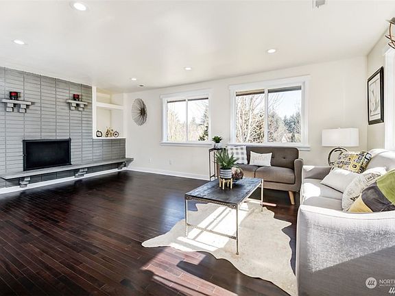 3rd image of 3626 33rd Street NE