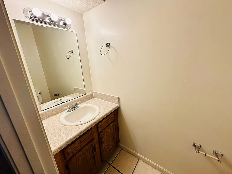 75 Majestic Dr — Photo 8