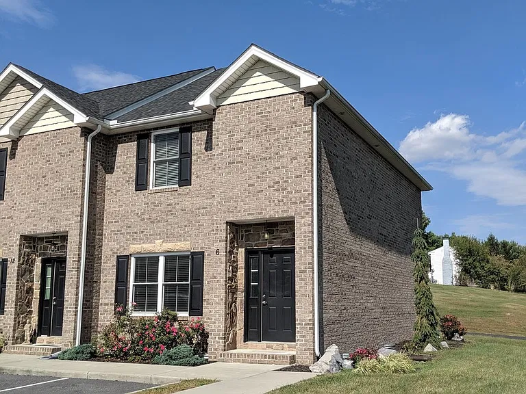 6 Cedar Point Ln — Photo 2