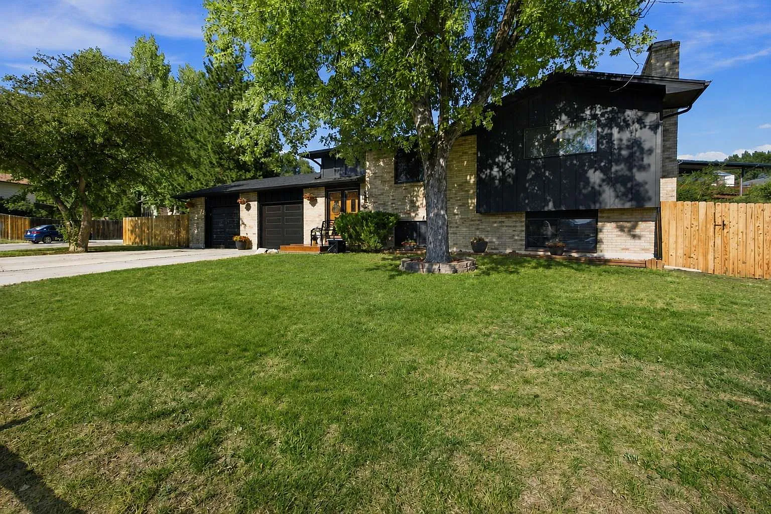 4 bed, 2.0 bath, 1714 sqft, $2,295 — Photo 2