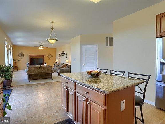 3rd image of 409 Wynwood Rd