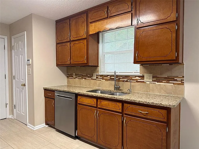 217 Briarpatch Ct — Photo 8