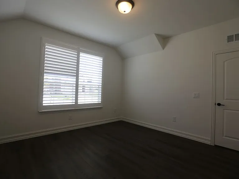 3412 Marginal Dr — Photo 1