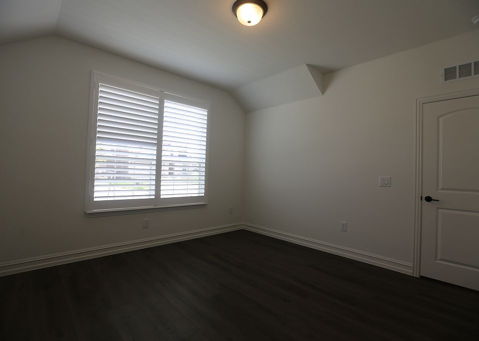 1st image of 3412 Marginal Dr