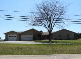 N7298 Farwell Rd, Beaver Dam, WI 53916