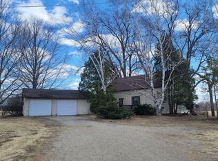 4884 Lade Beach Rd, Little Suamico, WI 54141