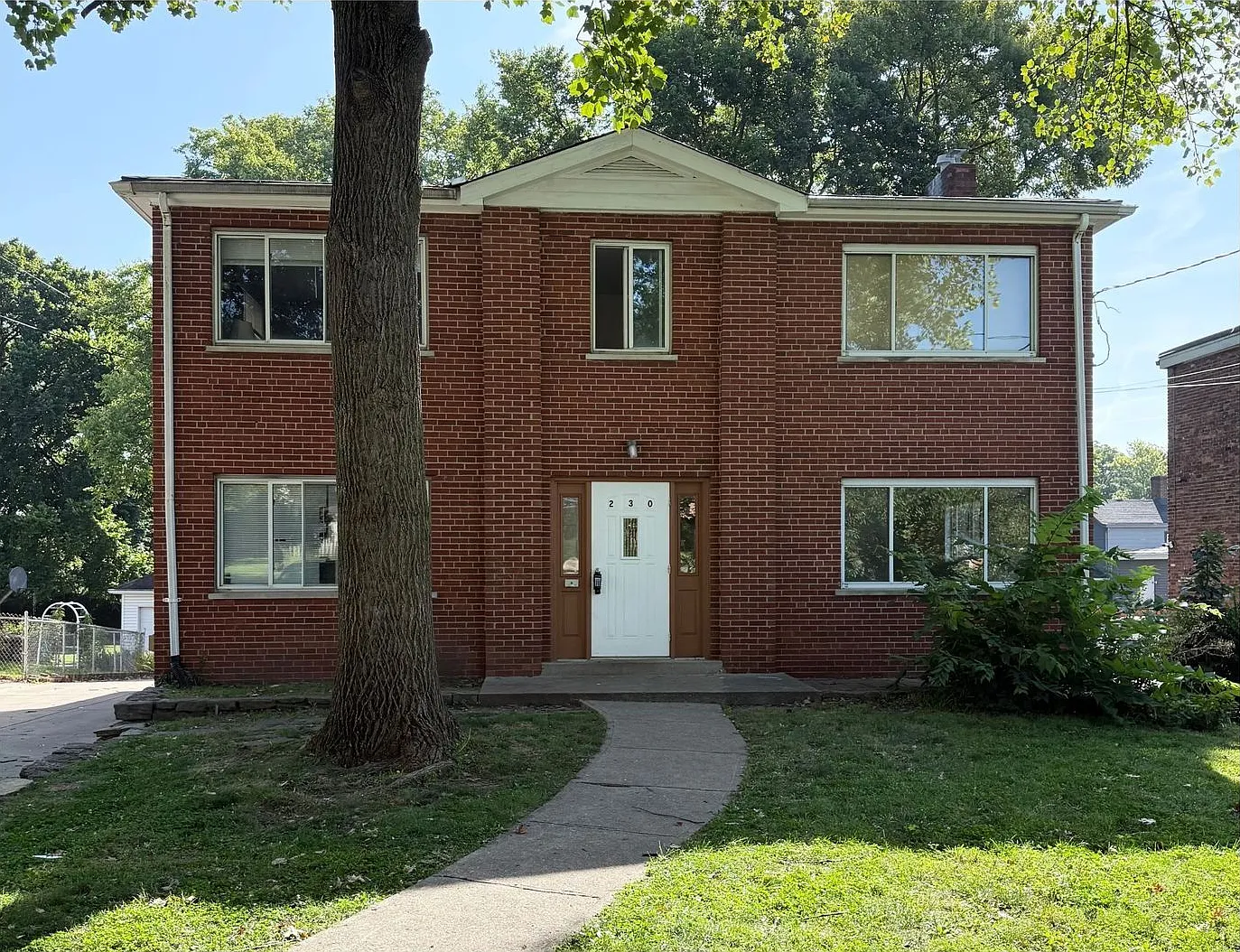 2 bed, 1.0 bath, $1,095 — Photo 1
