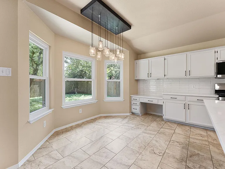 2104 Lobelia Dr — Photo 13
